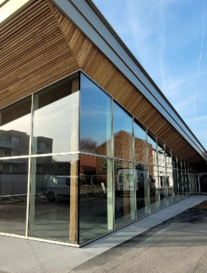 Nouveau restaurant scolaire moderne à Saint André Lez Lille
